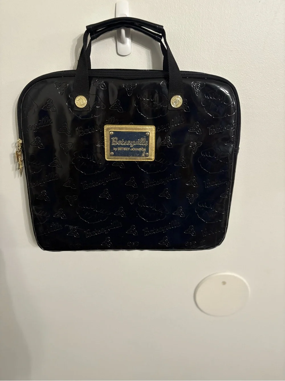 Betsyville by Betsey Johnson Faux Patent Leather Zip Laptop Case Bag Tote